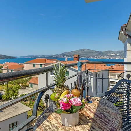 Βίλα Antonia 220m From The